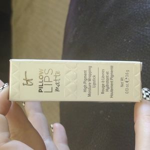 It cosmetics like a dream lipstick New in box red pink brown matte lip